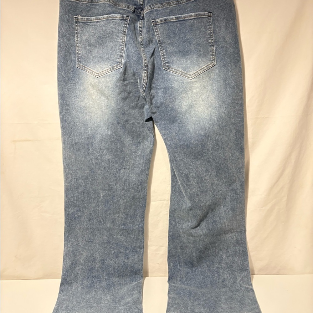 Fashion Nova NWT Plus Sz 14 Women’s Straight Leg Stretch Jeans Medium Wash - Picture 2 of 10